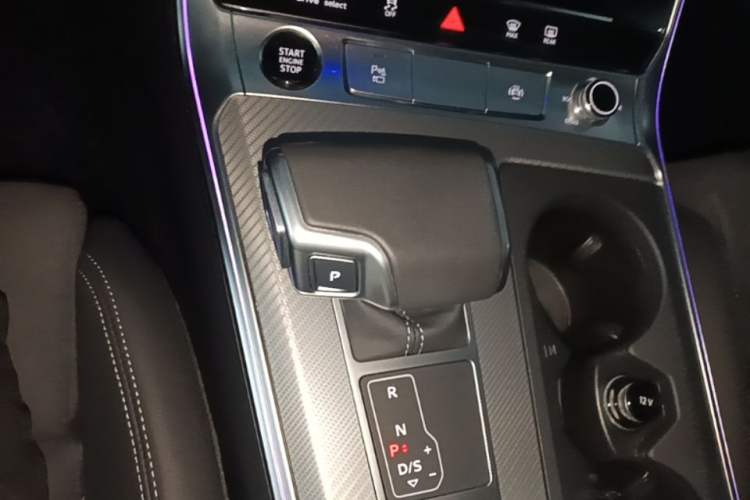 Used Audi A6 2024 Avant Futurist 45 TFSI Prestige Dynamic Edition Gear Lever