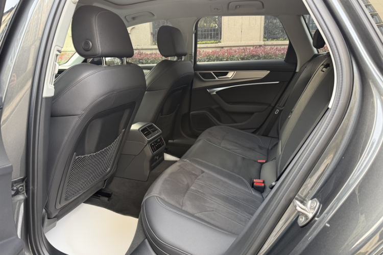 Used Audi A6 2024 Avant Futurist 45 TFSI Prestige Dynamic Edition Interior 3