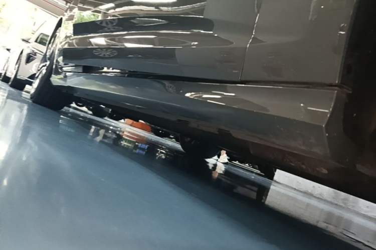 Used Audi A6 2024 Avant Futurist 45 TFSI Prestige Dynamic Edition Right Side Sill