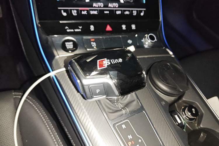 Used Audi A6 2025 allroad quattro Explorer 55 TFSI Prestige Off-Road Model Gear Lever