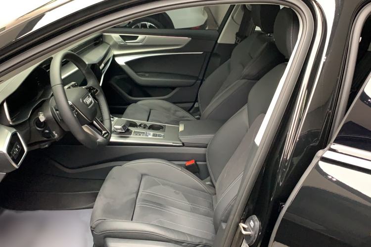 Used Audi A6 2025 Avant Avant-garde 45 TFSI Prestige Dynamic Edition Interior 2
