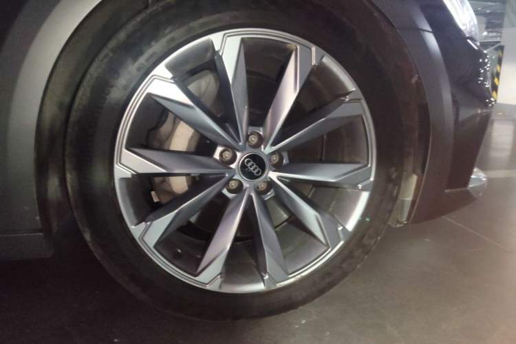 Used Audi A6 2025 allroad quattro Explorer 55 TFSI Prestige Off-Road Model Right Front Wheel Hub
