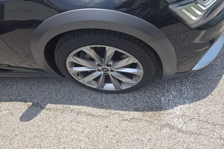 Used Audi A6 2025 allroad quattro Explorer 55 TFSI Prestige Off-Road Model Right Front Wheel Hub