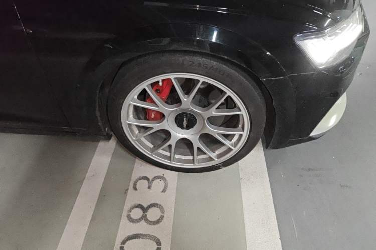 Used Audi A6 2025 allroad quattro Explorer 55 TFSI Prestige Off-Road Model Right Front Wheel Hub