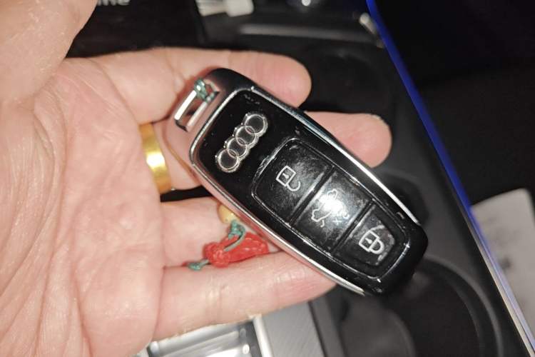 Used Audi A6 2025 allroad quattro Explorer 55 TFSI Prestige Off-Road Model Vehicle Key