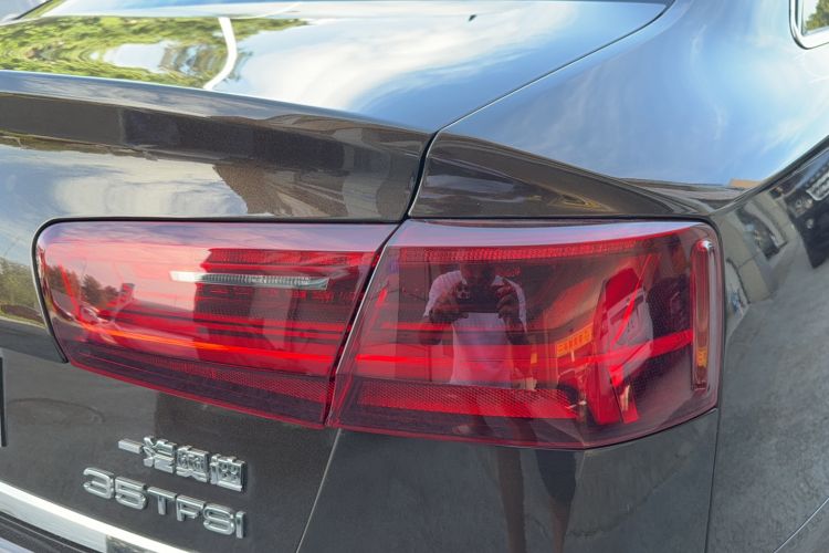 Used Audi A6L 2018 30th Anniversary Edition TFSI Trendy Model Right Rear Taillight