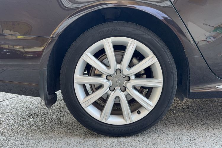 Used Audi A6L 2018 30th Anniversary Edition TFSI Trendy Model Right Rear Wheel Hub