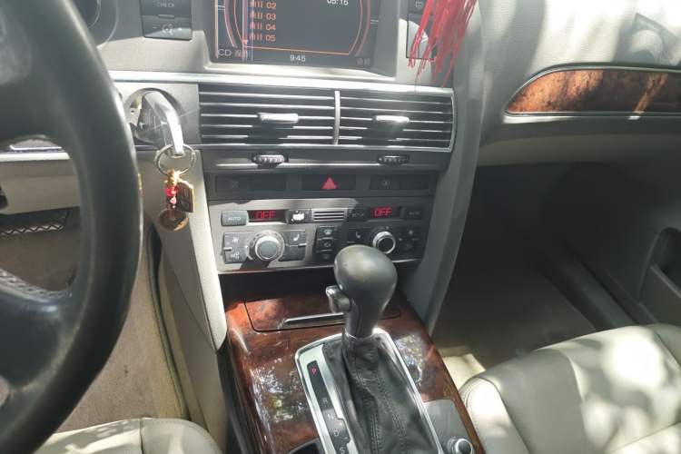 Used Audi A6L 2005 2.4L Comfort Edition Audio And AC Panel