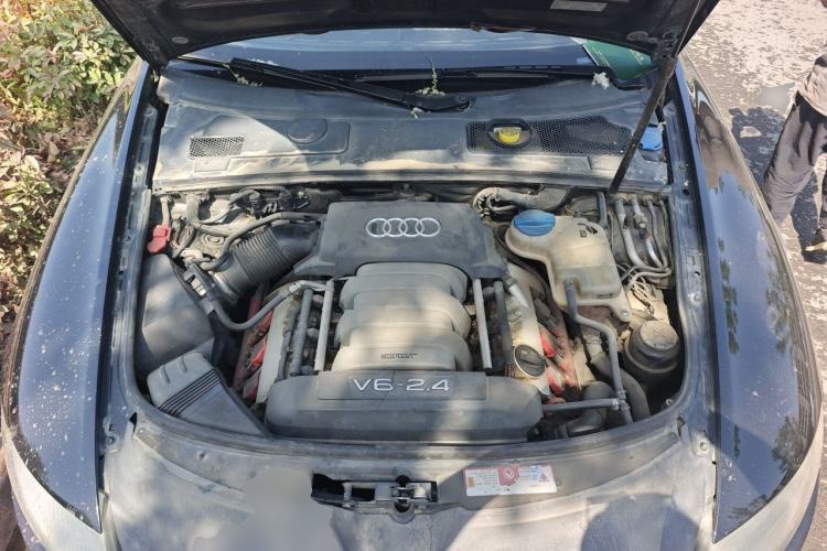 Used Audi A6L 2005 2.4L Technology Edition Engine Bay