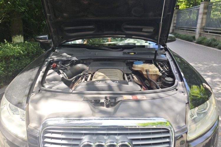 Used Audi A6L 2005 2.4L Comfort Edition Engine Bay