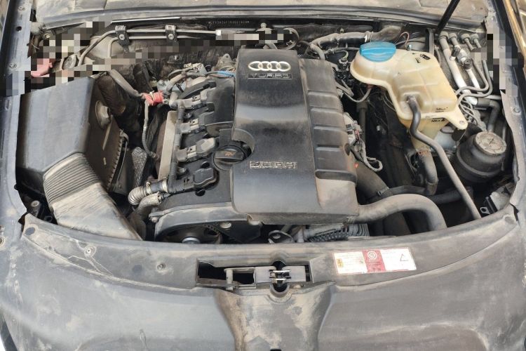 Used Audi A6L 2005 2.0T automatic standard version Engine Bay