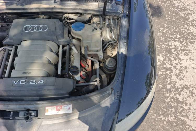 Used Audi A6L 2005 2.4L Technology Edition Engine Bay Left