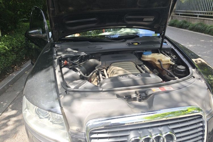Used Audi A6L 2005 2.4L Comfort Edition Engine Bay Right