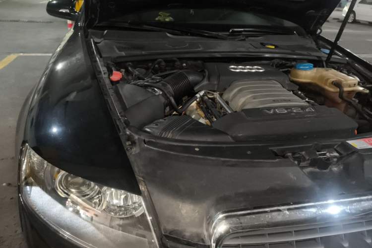 Used Audi A6L 2005 2.4L Comfort Edition Engine Bay Right