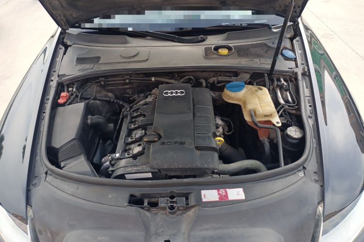 Used Audi A6L 2005 2.0T base version Engine Bay Right