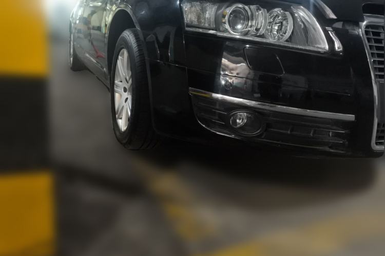 Used Audi A6L 2005 2.4L Comfort Edition Front Right 45 Deg