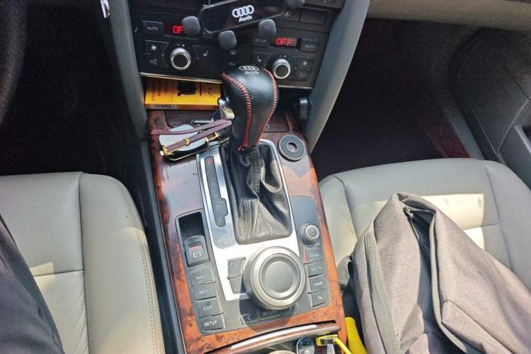 Used Audi A6L 2005 2.4L Technology Edition Gear Lever