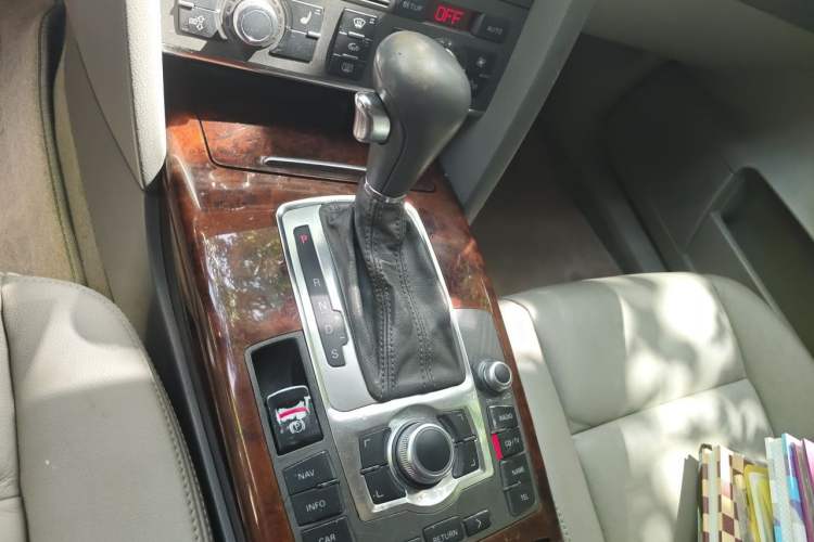 Used Audi A6L 2005 2.4L Comfort Edition Gear Lever
