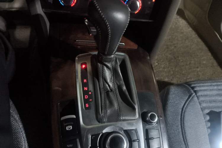 Used Audi A6L 2005 2.4L Comfort Edition Gear Lever