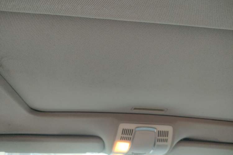 Used Audi A6L 2005 2.0T automatic standard version Headliner