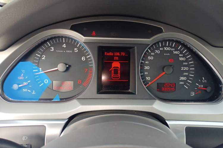 Used Audi A6L 2005 2.0T base version Instrument Cluster
