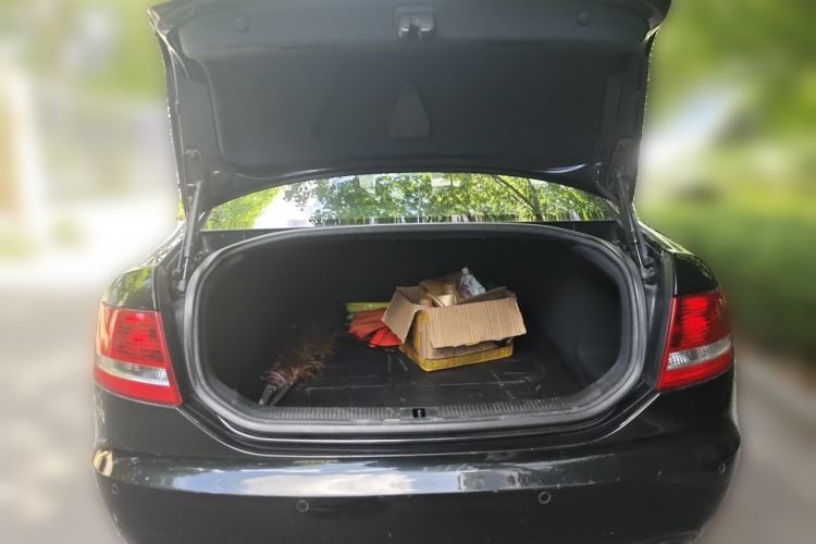 Used Audi A6L 2005 2.4L Comfort Edition Trunk
