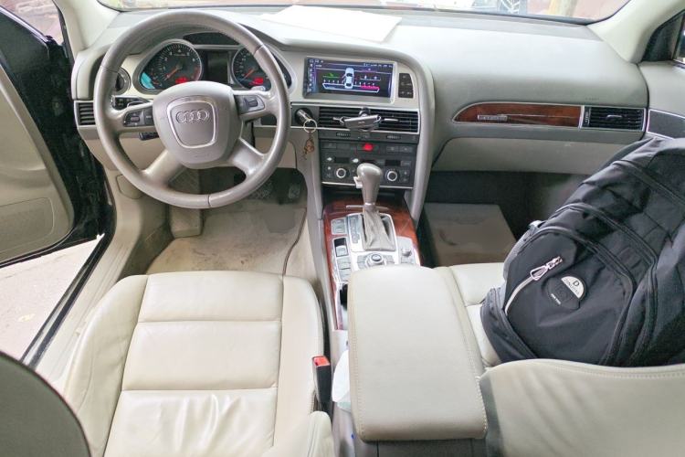 Used Audi A6L 2006 3.2 FSI Comfort & Entertainment Model Center Console