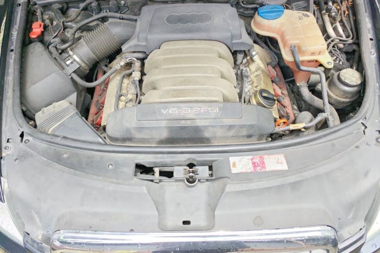 Used Audi A6L 2006 3.2 FSI Comfort & Entertainment Model Engine Bay