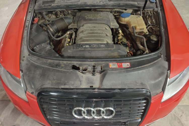Used Audi A6L 2006 3.2 FSI Comfort & Entertainment Model Engine Bay