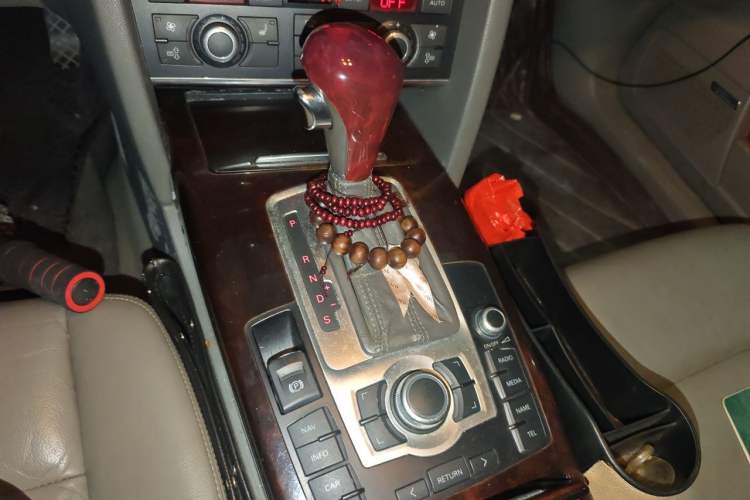 Used Audi A6L 2006 3.2 FSI Comfort & Entertainment Model Gear Lever