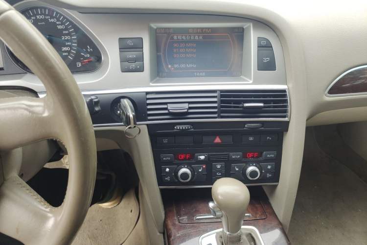 Used Audi A6L 2008 2.8 FSI Comfort & Entertainment Edition Audio And AC Panel