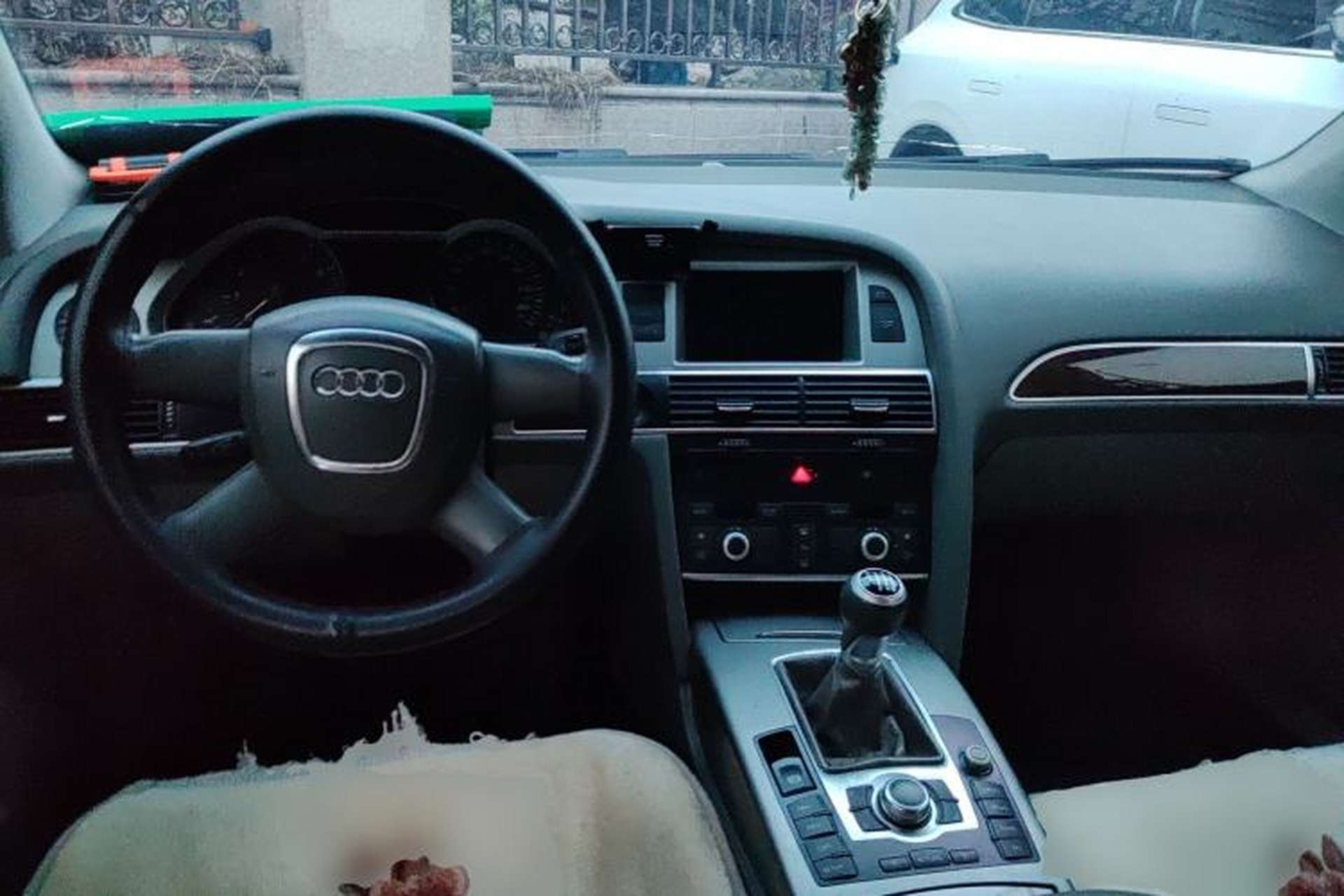 Used Audi A6L 2008 2.0T Manual Standard Edition Center Console