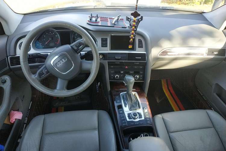 Used Audi A6L 2008 3.2 FSI quattro Comfort & Entertainment Model Center Console
