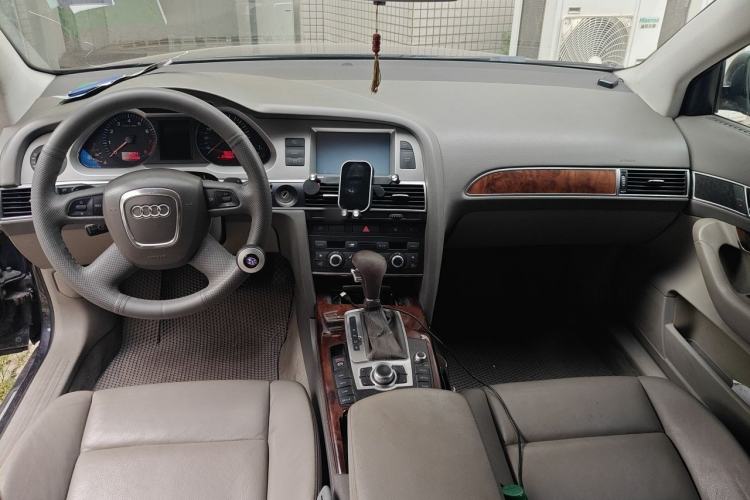 Used Audi A6L 2008 2.4L Comfort Edition Center Console