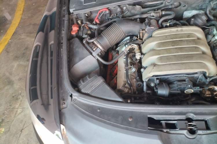 Used Audi A6L 2008 3.2 FSI quattro Luxury Model Engine Bay Right