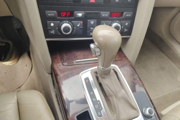 Used Audi A6L 2008 2.8 FSI Comfort & Entertainment Edition Gear Lever