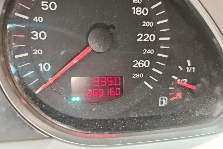 Used Audi A6L 2008 2.0T Automatic Standard Edition Odometer Close Up