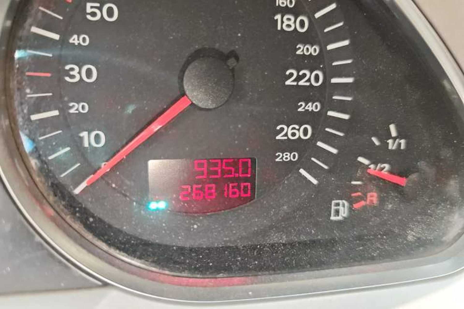 Used Audi A6L 2008 2.0T Automatic Standard Edition Odometer Close Up