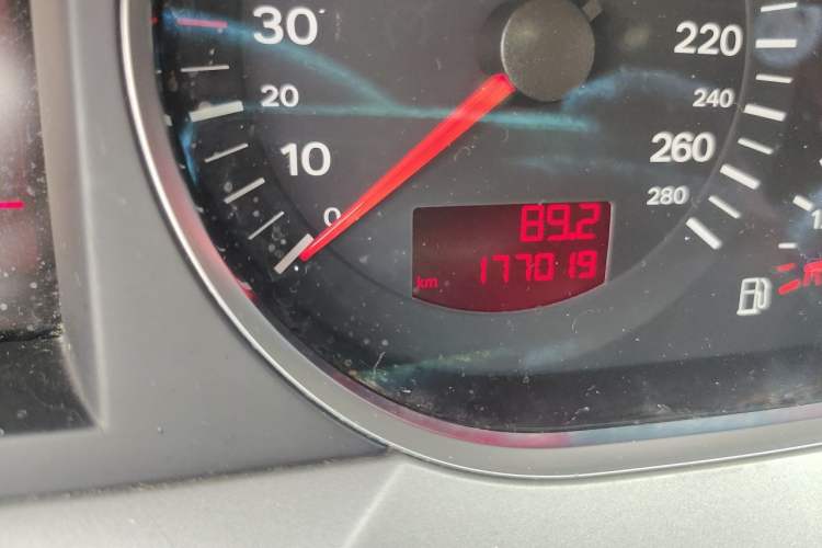 Used Audi A6L 2008 2.8 FSI Comfort & Entertainment Edition Odometer Close Up