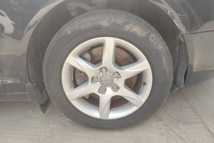 Used Audi A6L 2008 2.0T Automatic Standard Edition Right Front Wheel Hub