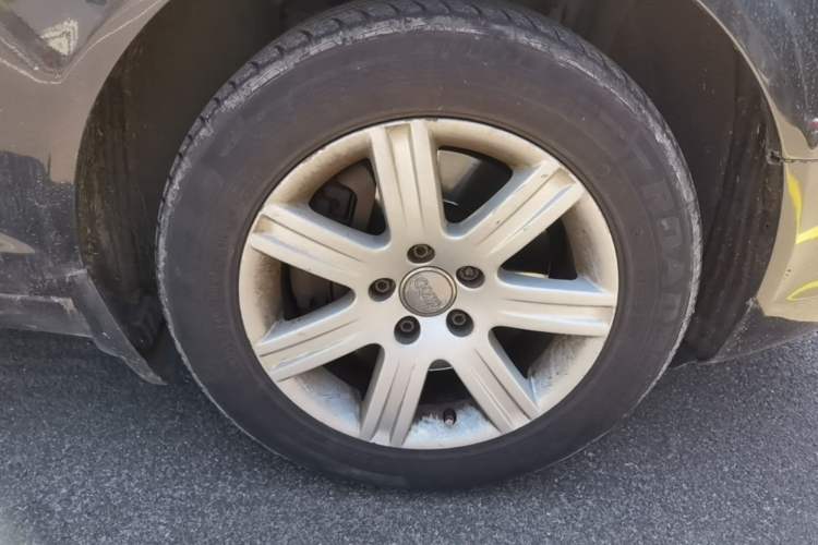 Used Audi A6L 2008 2.0T Manual Standard Edition Right Front Wheel Hub