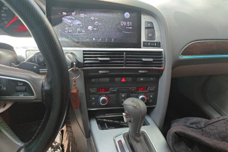 Used Audi A6L 2009 2.0 TFSI automatic standard version Audio And AC Panel