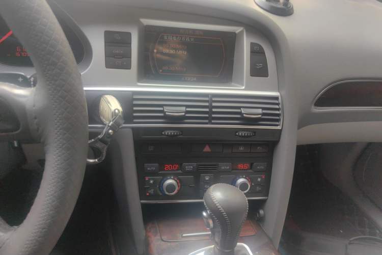 Used Audi A6L 2009 2.4L Comfort Edition Audio And AC Panel