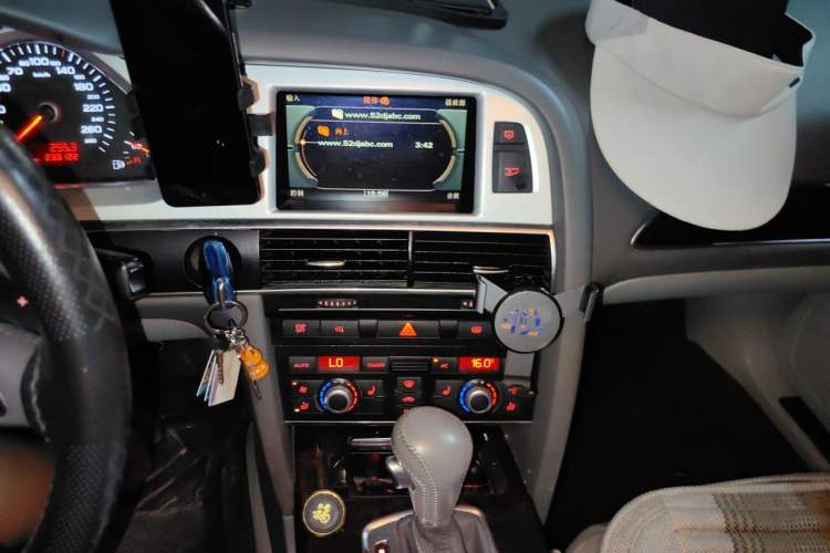 Used Audi A6L 2009 2.4L Comfort Edition Audio And AC Panel