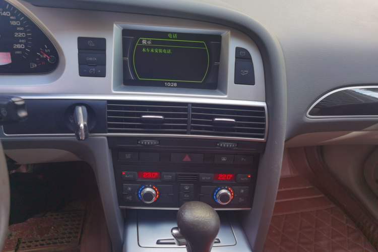 Used Audi A6L 2009 2.0 TFSI automatic standard version Audio And AC Panel