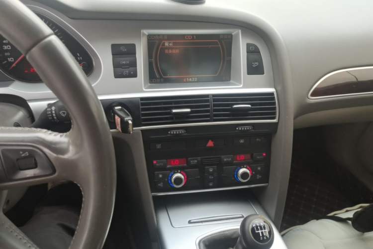 Used Audi A6L 2009 2.0 TFSI manual standard version Audio And AC Panel