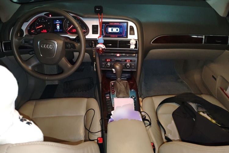 Used Audi A6L 2009 2.4L Comfort Edition Center Console