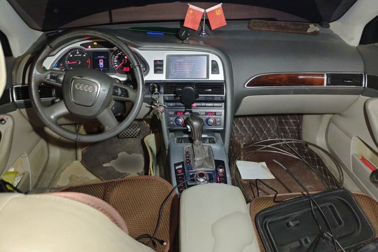 Used Audi A6L 2009 2.0 TFSI automatic standard version Center Console