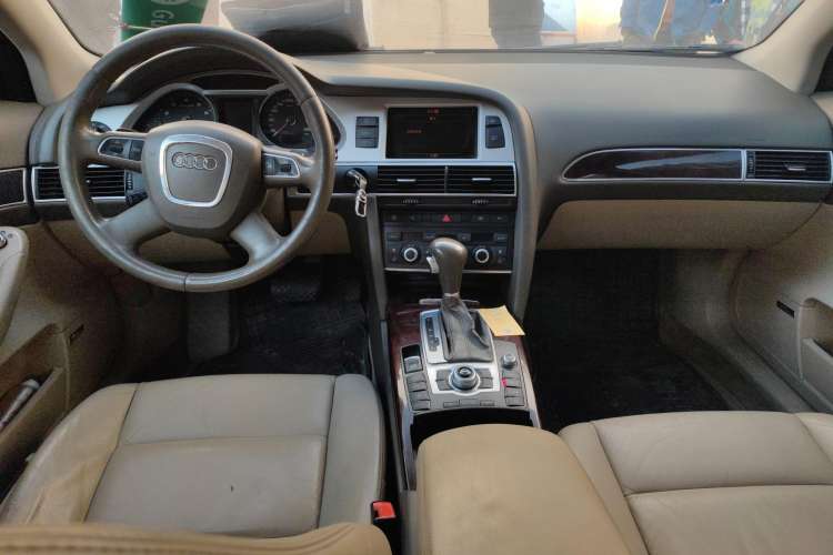 Used Audi A6L 2009 2.8 FSI Comfort & Entertainment Model Center Console