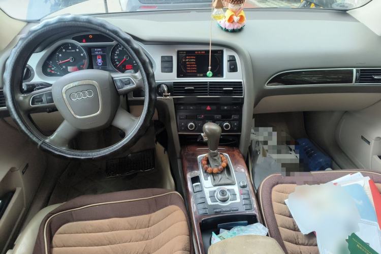 Used Audi A6L 2009 2.8 FSI Comfort & Entertainment Model Center Console